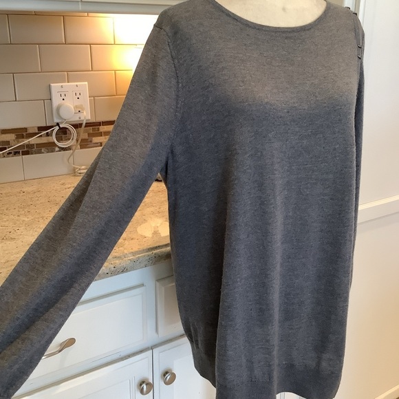 St. John Charcoal Wool & Silk Sweater Top Size LG Tunic Asymmetrical - Picture 2 of 12